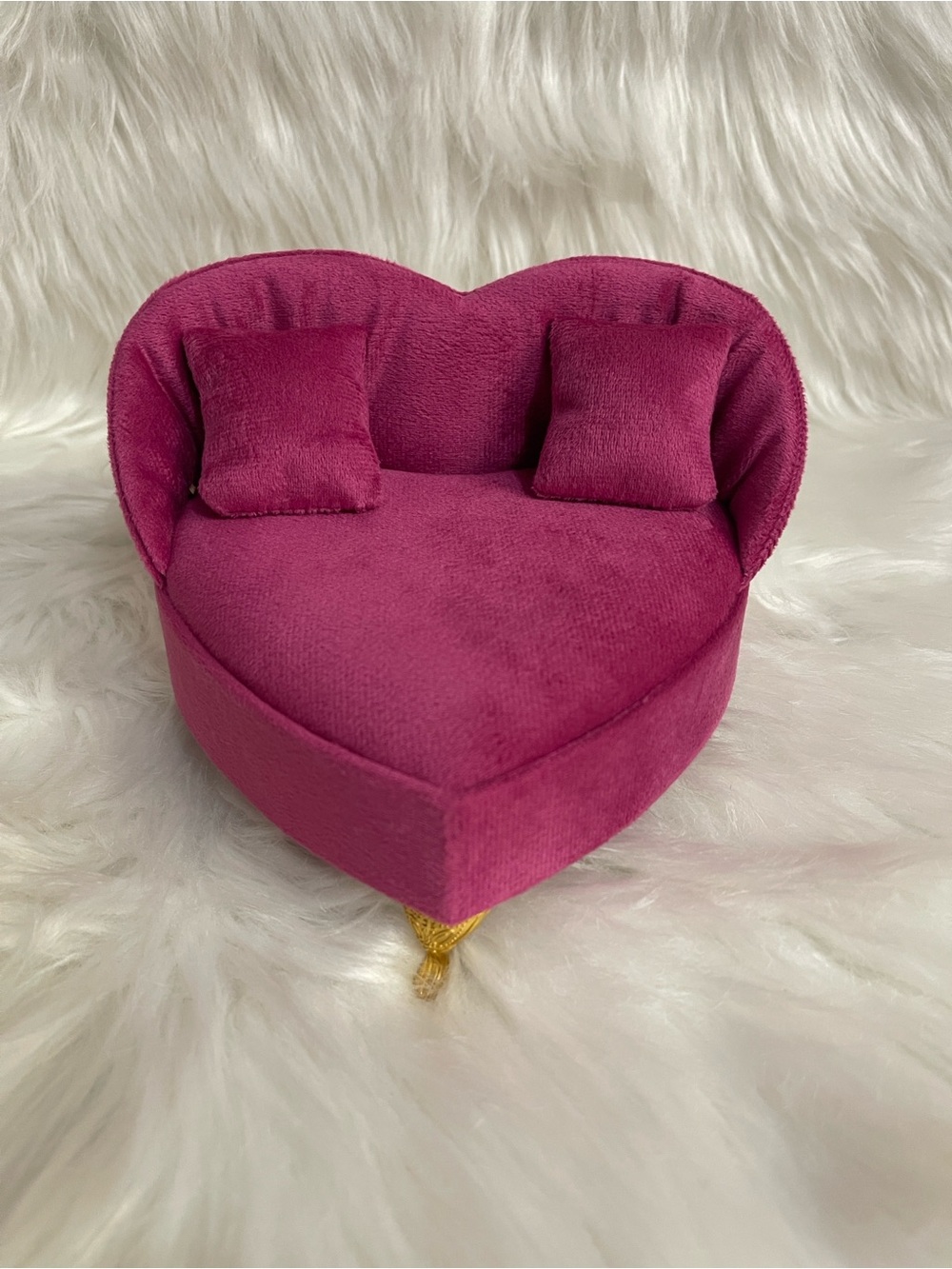 Heart-Shaped Accent Pillow Loveseat in Magenta